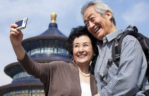 老人经常旅游缓解孤独寂寞 老人旅游的注意事项