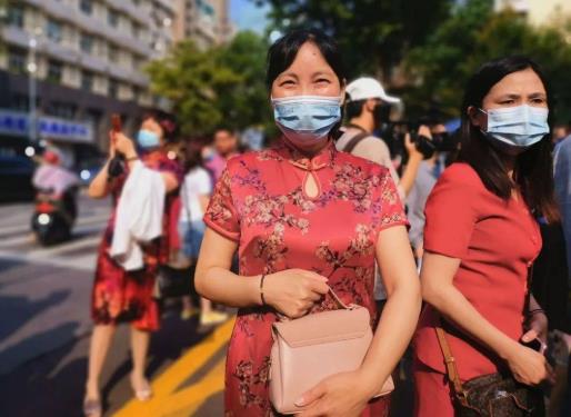 高考当天穿暗红色旗袍可以吗?高考家长送考穿什么衣服寓意好