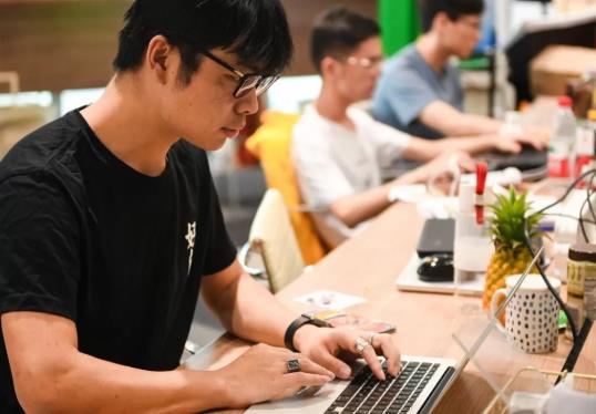 大学里调专业好调吗？2021年高考还有大专吗？