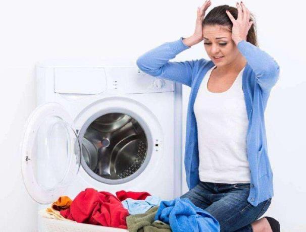 洗好的衣服有臭味还能穿吗？为什么衣服洗了还是有臭味？