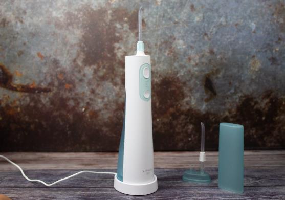 冲牙器里面用什么水?漱口水和冲牙器哪个效果好?