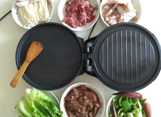 电饼铛可以放在水里洗吗?电饼铛可以放在电磁炉上用吗?