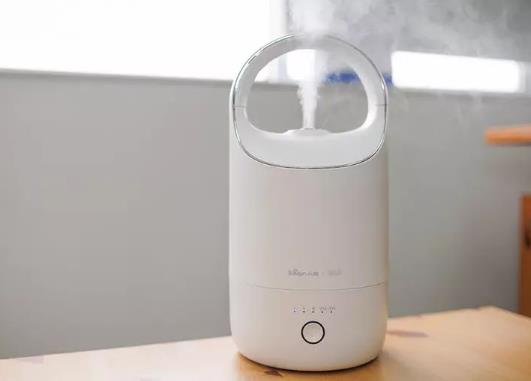 加湿器一直对着人吹会怎样?加湿器里可以滴几滴酒精?