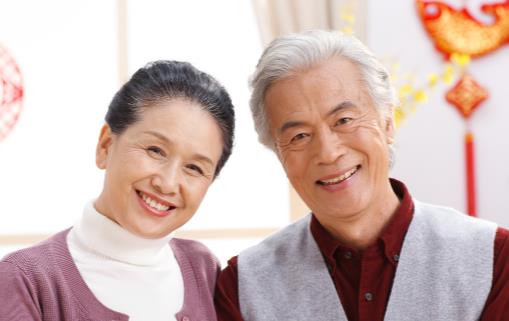 老人行动迟缓多晒太阳吸取维D 老人适当运动的好处